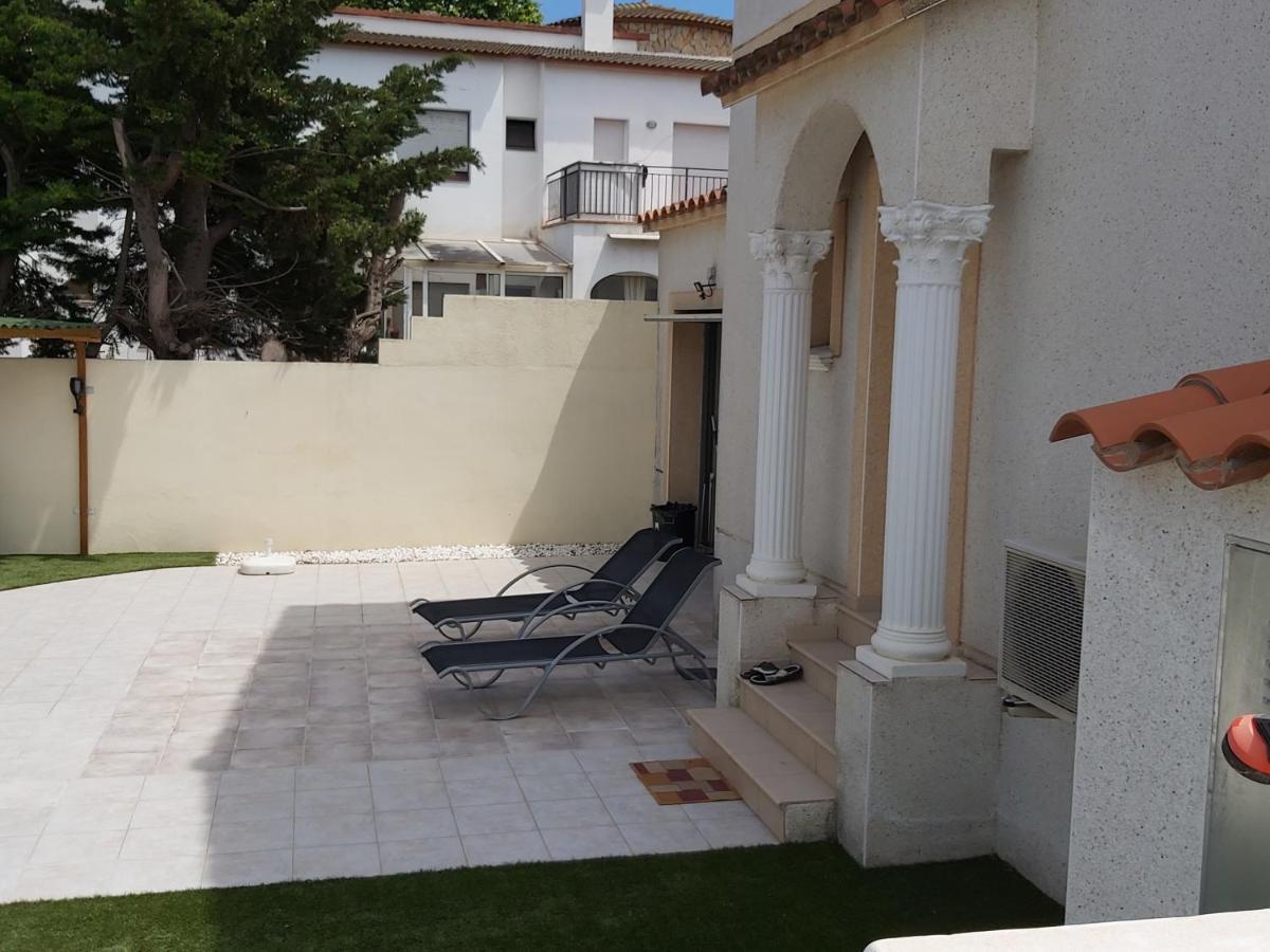 Casa Amb Piscina Privada Βίλα Empuriabrava Εξωτερικό φωτογραφία