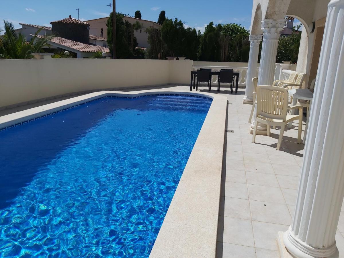 Casa Amb Piscina Privada Βίλα Empuriabrava Εξωτερικό φωτογραφία