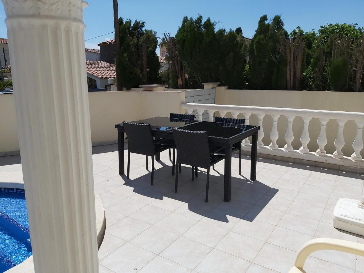 Casa Amb Piscina Privada Βίλα Empuriabrava Εξωτερικό φωτογραφία